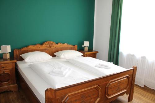 Vilshofen Hotel | Gasthof Wolferstetter