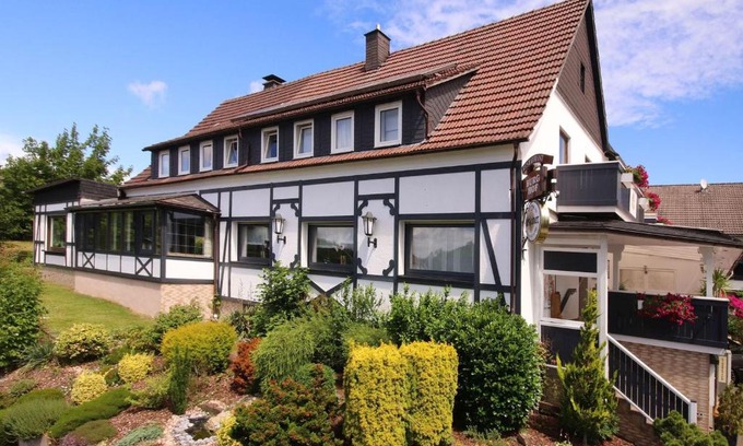 Dreislar Hotel | Gasthof "Zum Burghof"