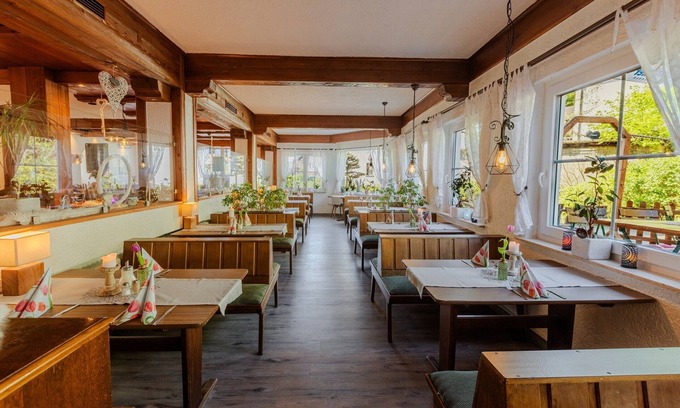 Heimbuchenthal Hotel | Gasthof Zur Linde