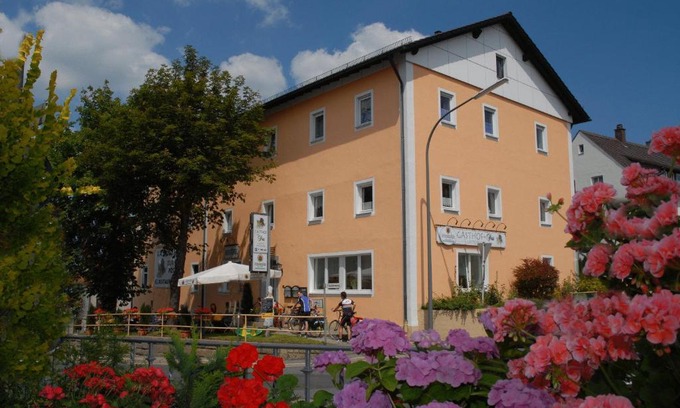 Vohenstrauss Hotel | Gasthof zur Post Hotel Parkplatz