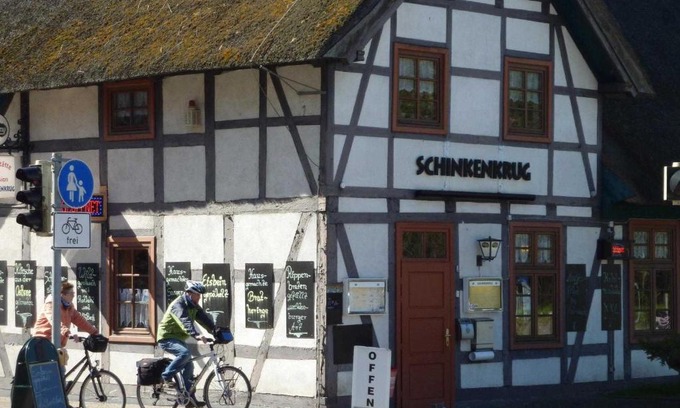 Hinrichshagen Hotel | Gaststaette & Pension Schinkenkrug