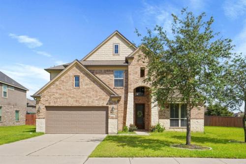 Rosenberg Historic Downtown Villa | Gated Community 2-story Home2