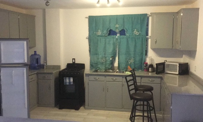 Georgetown House | Gated community apt in residential area