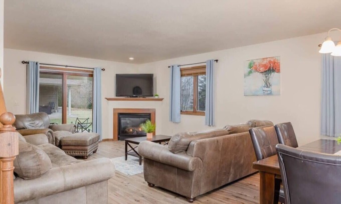 Neenah House | Gateway Getaway - Minutes from Airport and Mall