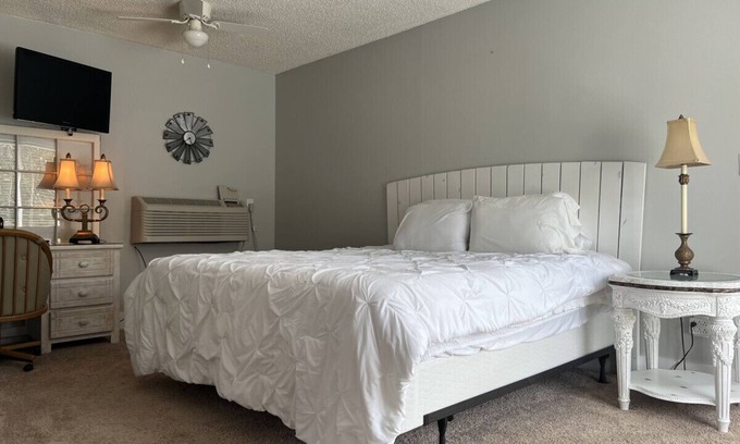 Waynesboro Hotel | Gateway to Nature's beauty Rm 12