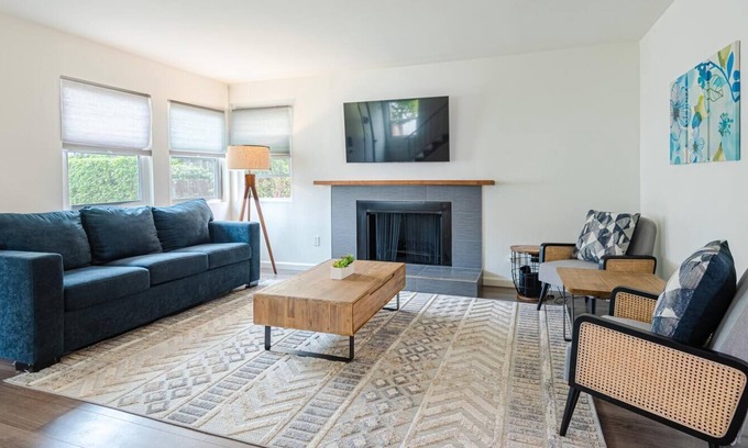 Oxnard Dunes House | Gateway to Oxnard Beach