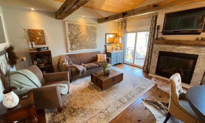 Campbellford House | Gather-on-Trent, Your Private Waterfront Luxury Resort in Trent Hills