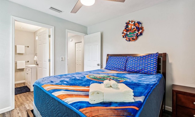 Gainesville House | Gator Fever - Walk to UF!