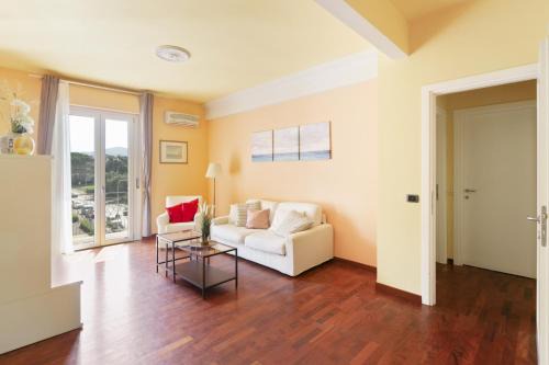 Gavinana Apartment | Gavinana Apartment by Mmega