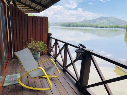 Tuaran House | Gayang Friendly Water House Homestay