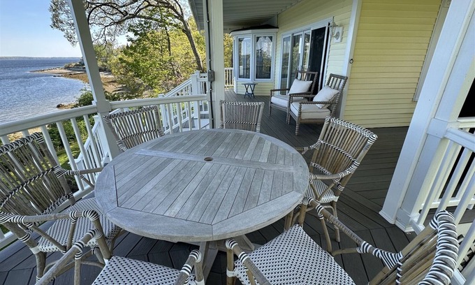 Northport House | GAZEBO BEACH COTTAGE - Town of Northport