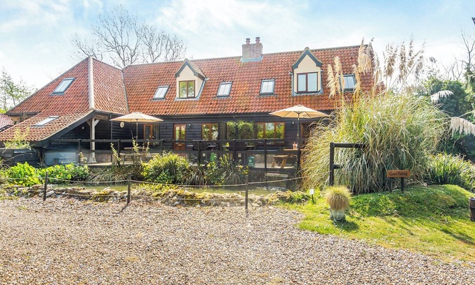 Bungay Cottage | 7 bedroom accommodation in Ilketshall St Margaret near Bungay