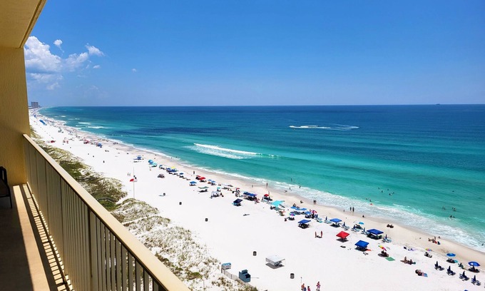 Thomas Drive Condo | GC 2 BDRM - 2 KING BEDS; Gulf front 40 Ft Balc; Spec View; Bch Chair Serv Incld!