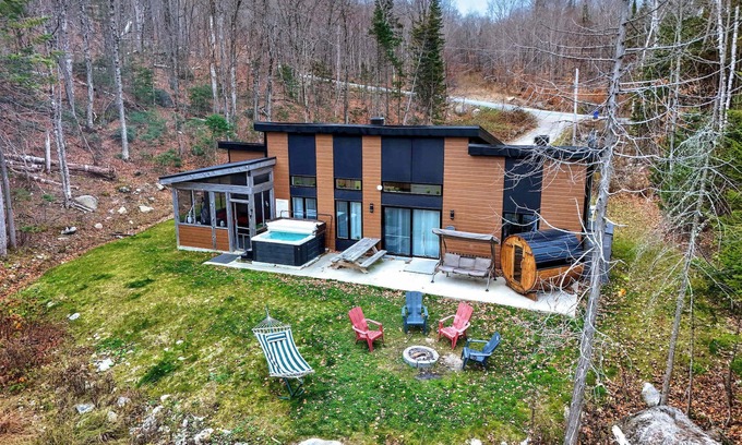 Chertsey Ski Chalet | Geai bleu | waterfront | spa | sauna | dogfriendly