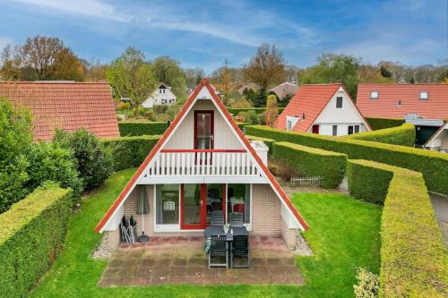 Zwiggelte House | Gele Kwikstaart I Ruime Woning met Omliggende Tuin