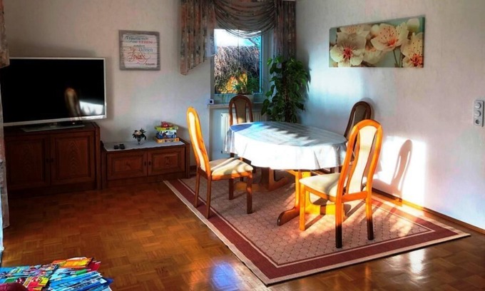 Zirndorf Apartment | Gemütliche 3-Zimmer-Ferienwohnung (84qm) im Erdgeschoss mit Terrasse