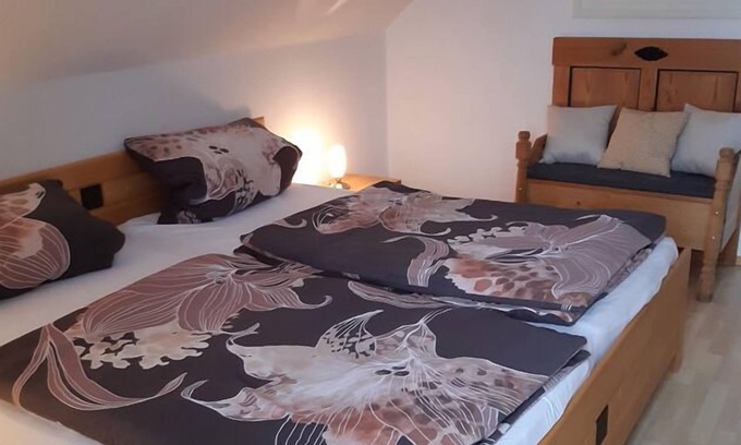 Rauhenebrach Apartment | Gemütliche Dachgeschosswohnung mit eigenem Balkon