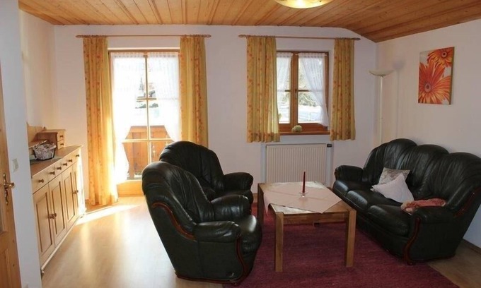 Staudach-Egerndach Apartment | Gemütliche Ferienwohnungen mit 2 Schlafzimmer, Dusche, WC