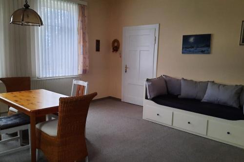 Bockhorn Apartment | Gemütliche Ferienwohnung am Wildgehege