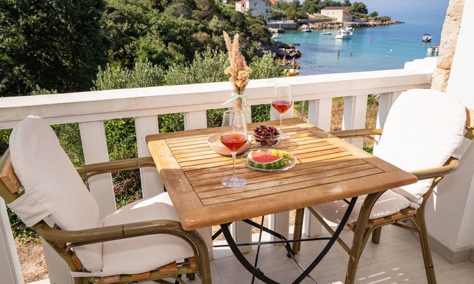 Potocnica Apartment | Gemütliche Studio Apartment mit Meerblick, Pool, Parken, Haustierfreundlich-2pax