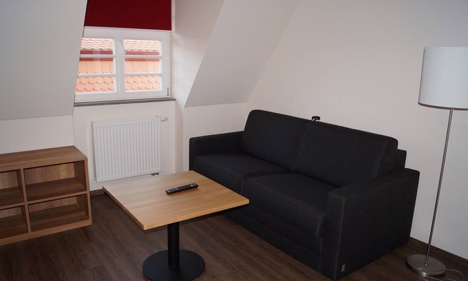 Bad Windsheim Apartment | Gemütliche Wohnung im Dachgeschoß mit Aufzug erreichbar