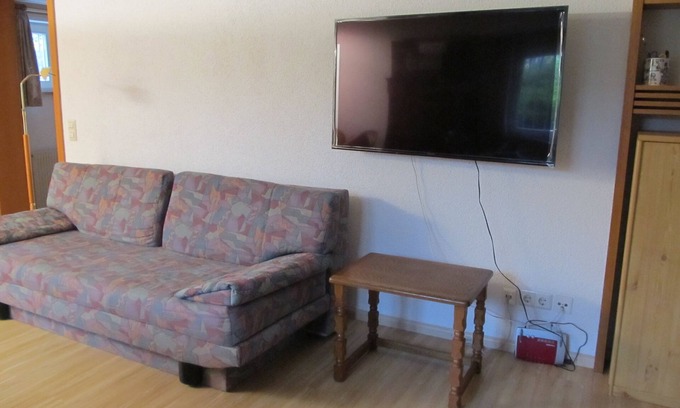 Schopfheim Apartment | Gemütliche Zwei- Zimmer- Wohnung mit Eigenem Eingang und Südterrasse