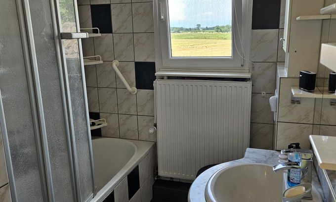 Offenburg Apartment | Gemütliche Zwei Zimmer Wohnung mit Küche und Terrasse
