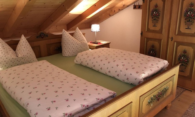 Osterhofen Apartment | Gemütliches Appartment mit Garten in Sehr Ruhiger Lage
