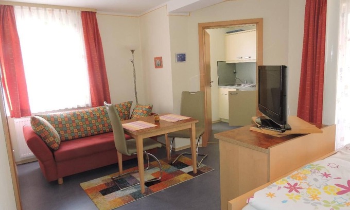Safferstetten Apartment | Gemütliches Appartement (29qm) mit großem Balkon und kostenfreiem WLAN