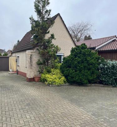 Neumuenster Apartment | Gemütliches Ferienhäuschen