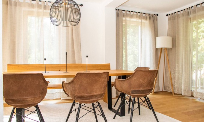 Hienheimer Forst Apartment | Gemütliches Ferienhaus mit Schwimmteich und Großer Terrasse