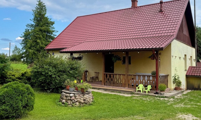Baltinava House | Gemütliches Landhaus mit Kirchenblick & frischen Frühstückseiern