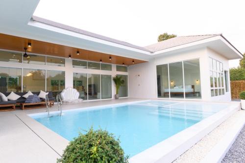 Tha Mai Villa | Gems Pool Villa Chanthaburi