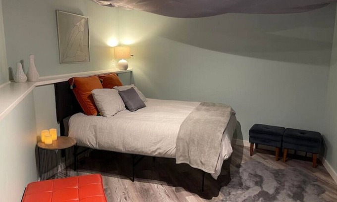 Buckley House | Geodesic Dome bedroom with shared cedar hot tub