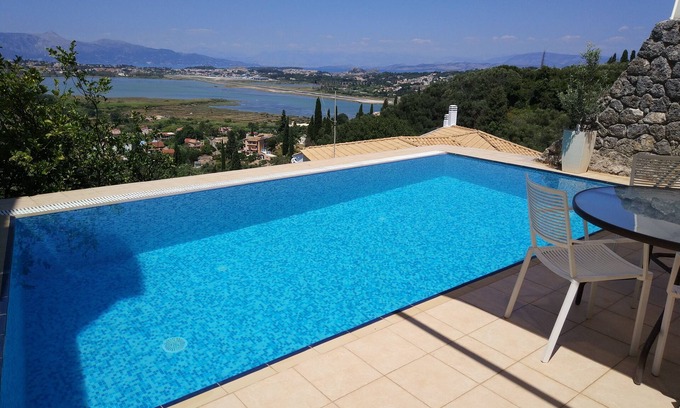Perama Apartment | GEOMAR HOUSE 2 sky & view