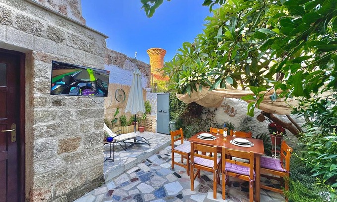 Rhodes Old Town House | George&Michael Traditional House