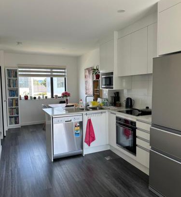 Te Atatu Peninsula Apartment | George townhouse