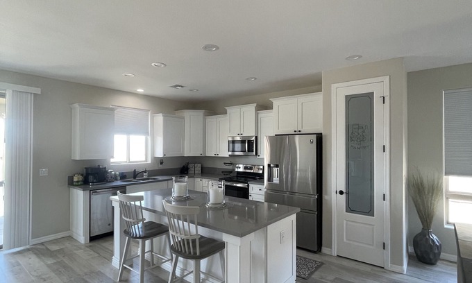 Sunridge Estates House | Georgeous Brand New Built Home. 3 Bedroom 2 Bathrooms.