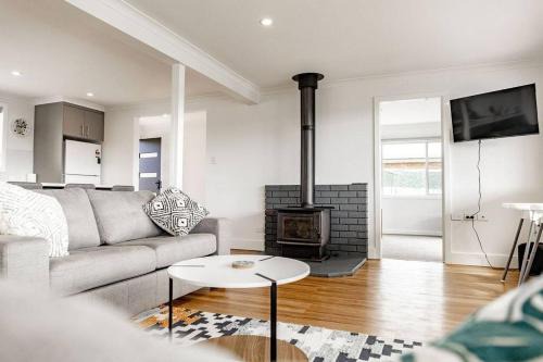 Stieglitz House | Georges Bay Bungalow - Home