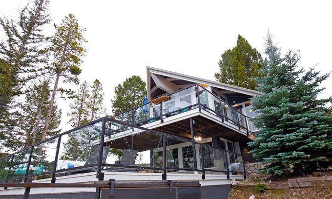 Georgetown House | Georgetown Lake Views! Discovery Ski Area and Lake Shore Minutes Away! Hot Tub!