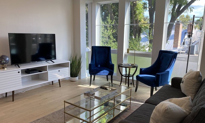 Georgetown Apartment | Georgetown, New Boutique Apt, Historic Bldg, 2BR 1BA, private deck