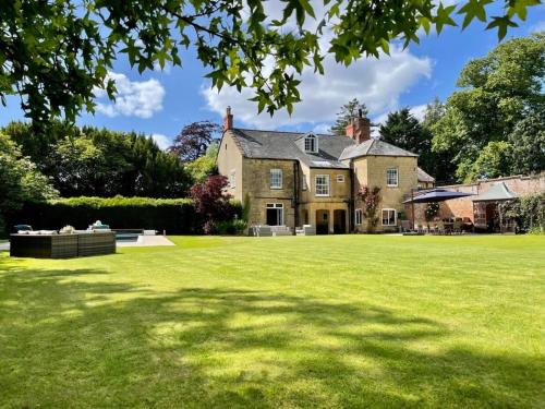 West Chinnock House | Georgian Home with Heated Swimming Pool