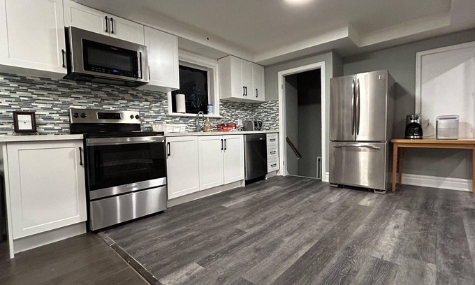 Sutton Cottage | Georgina Waterfront Cottage w/ game room