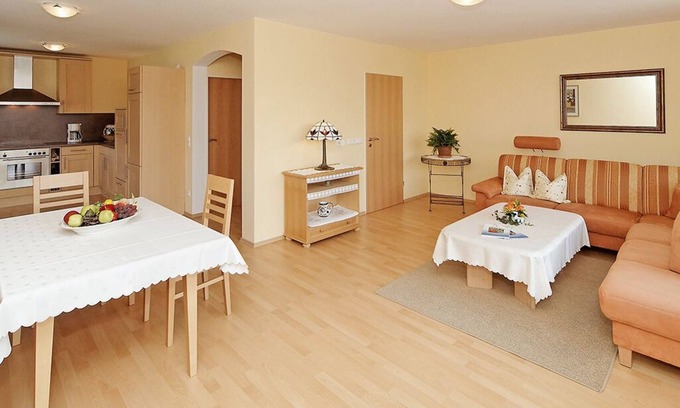 Bad Birnbach Apartment | Geräumige Ferienwohnung (80m2) mit Blick übers Rottal.