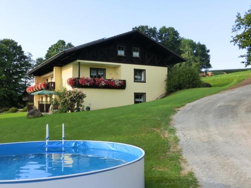 Grafenried Apartment | Geräumige Wohnung mit Sauna