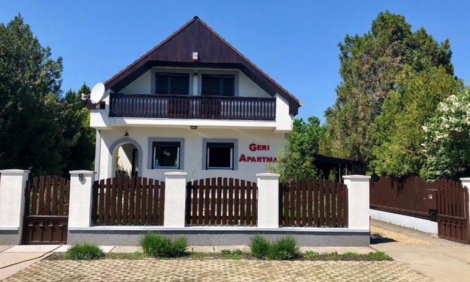 Zsorifurdo Apartment | Geri Apartman