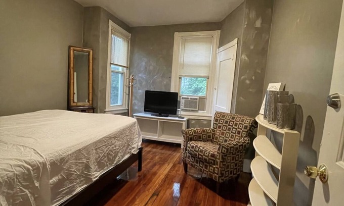 Northwest Philadelphia House | Germantown Gem 2 bd home