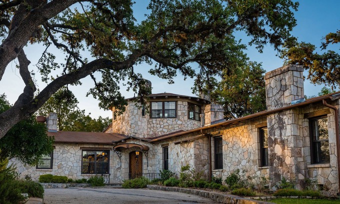 Hunt House | Get away at Mo-Ranch!