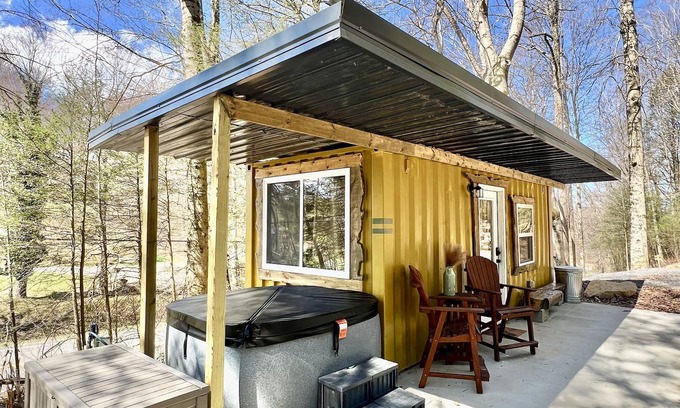 Mt Lookout Cabin | Get 'Wilder' @McFaddenRidge mins from New River Gorge Nat'l Park w/hot tub!