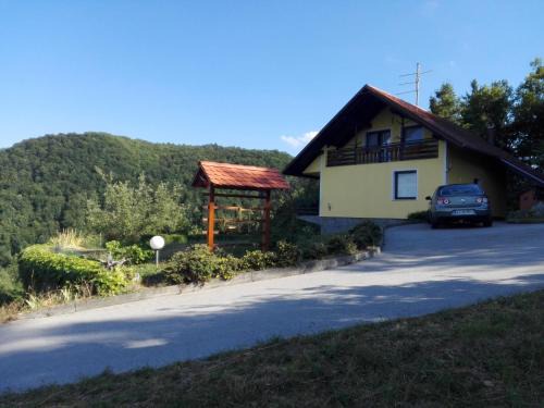 Bostanj House | Getaway "At the three lights"
